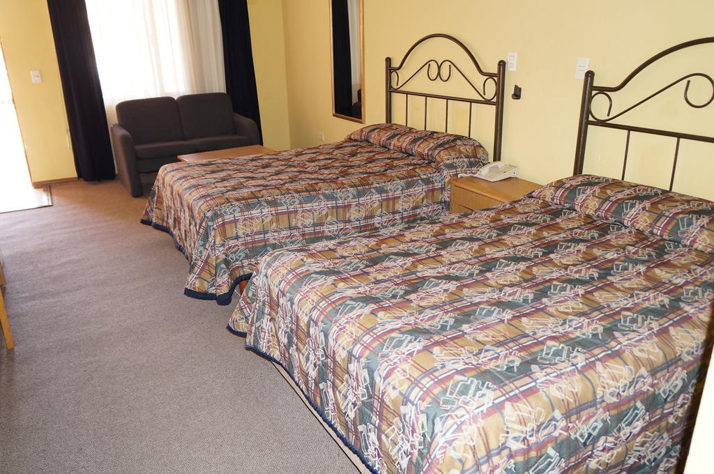 Juarez  Maria Luisa Inn & Suites חדר תמונה