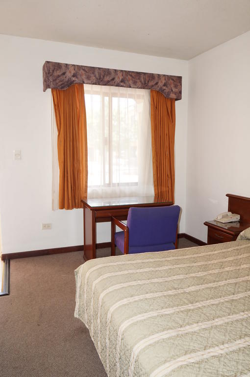 Juarez  Maria Luisa Inn & Suites חדר תמונה