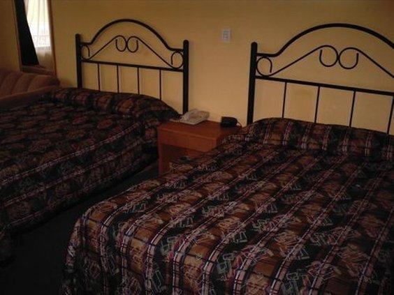 Juarez  Maria Luisa Inn & Suites חדר תמונה