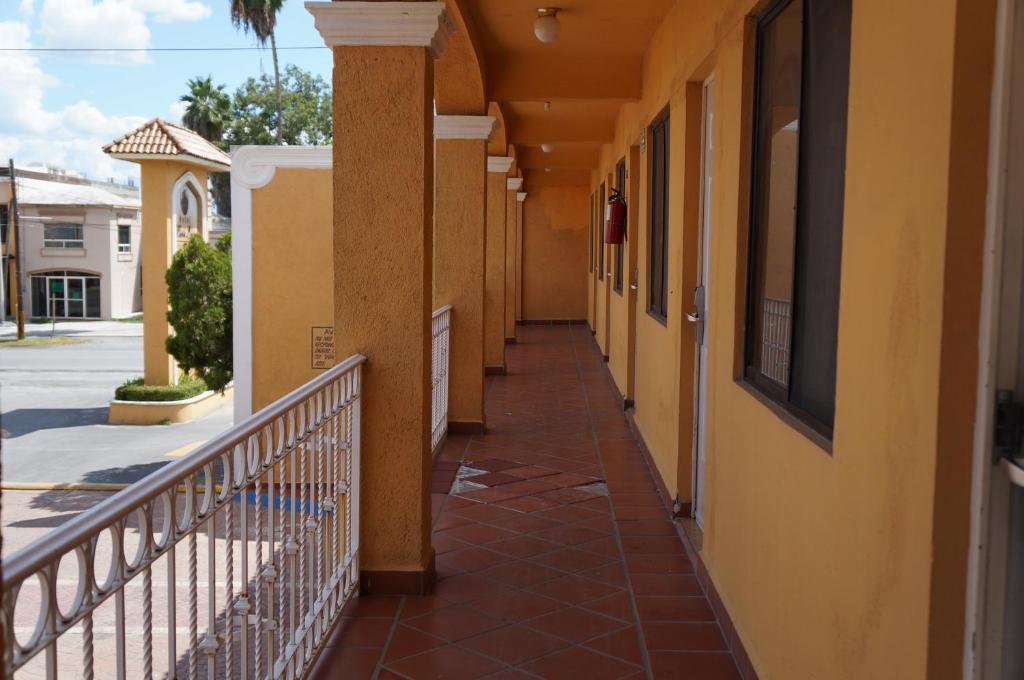 Juarez  Maria Luisa Inn & Suites מראה חיצוני תמונה