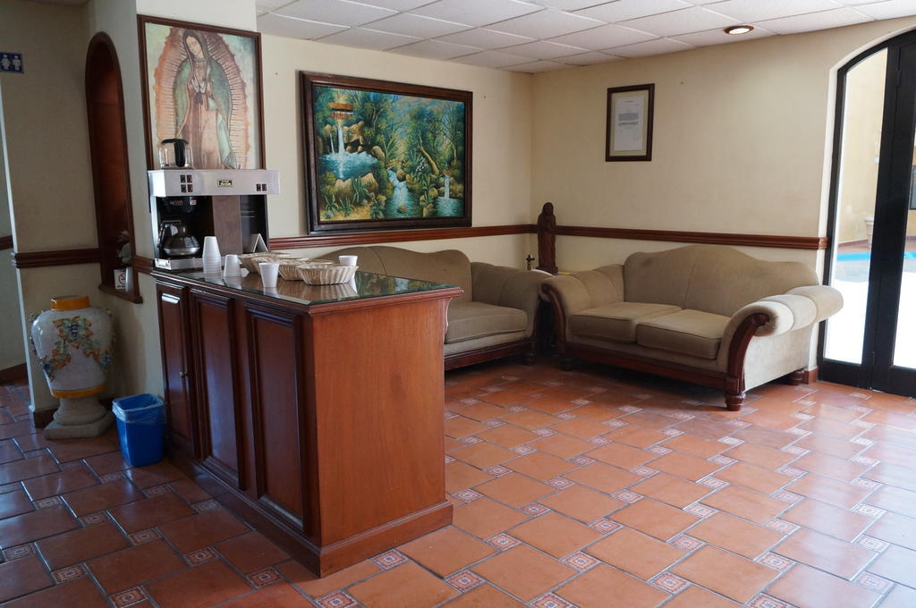 Juarez  Maria Luisa Inn & Suites מראה חיצוני תמונה
