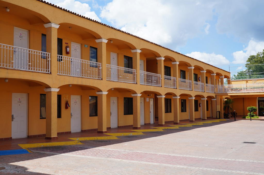 Juarez  Maria Luisa Inn & Suites מראה חיצוני תמונה